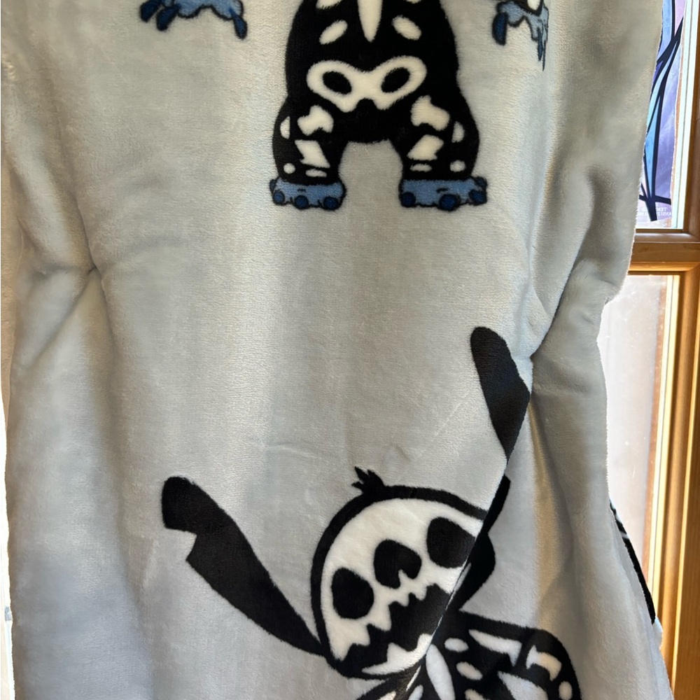 Disney Stitch - Picture 3 of 5